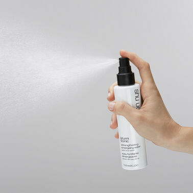Izumi Tonic strengthening energizing water - Leave-ins | L'Oréal Partner Shop